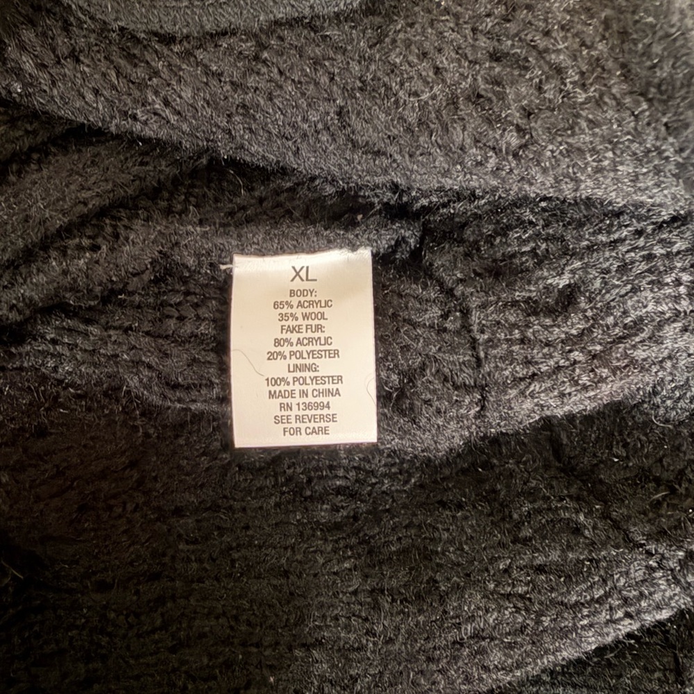 4/$15 Roz & Ali Black Cardigan with Faux Fur Collar - Picture 7 of 7